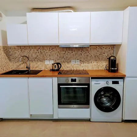 Neuf T2 Calme Avec Terrasse - Proche Marche Liberation نيس