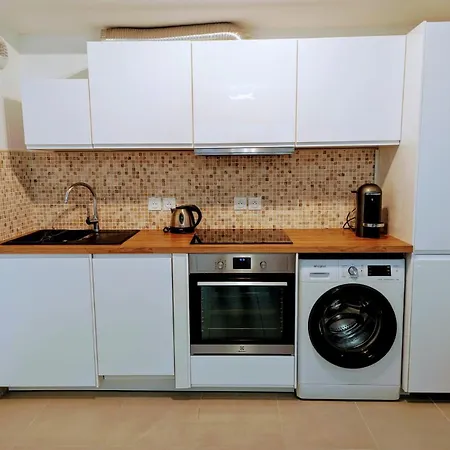 Neuf T2 Calme Avec Terrasse - Proche Marche Liberation نيس