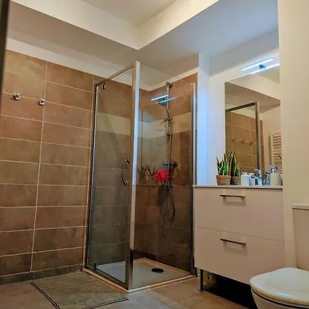 Neuf T2 Calme Avec Terrasse - Proche Marche Liberation شقة *