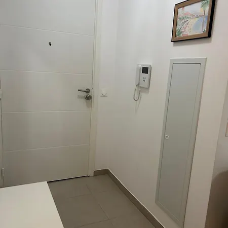 شقة Neuf T2 Calme Avec Terrasse - Proche Marche Liberation نيس