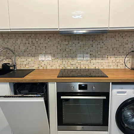 شقة Neuf T2 Calme Avec Terrasse - Proche Marche Liberation *